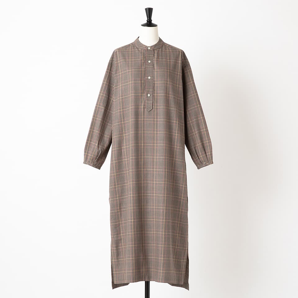 BAND COLLAR ONE-PIECE