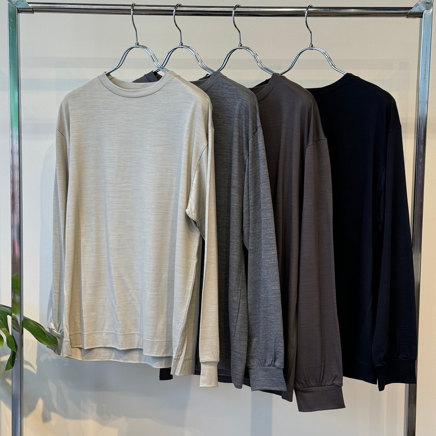 WHASHABLE WOOL CREW NECK