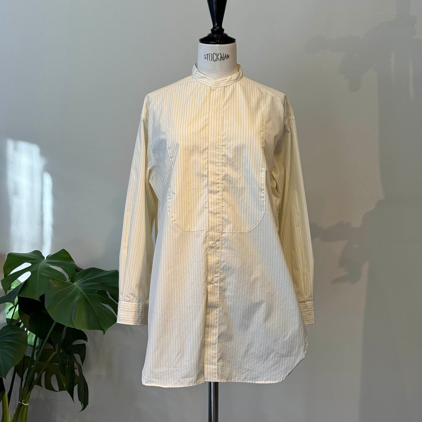 BAND COLLAR SHIRT by ALUMO