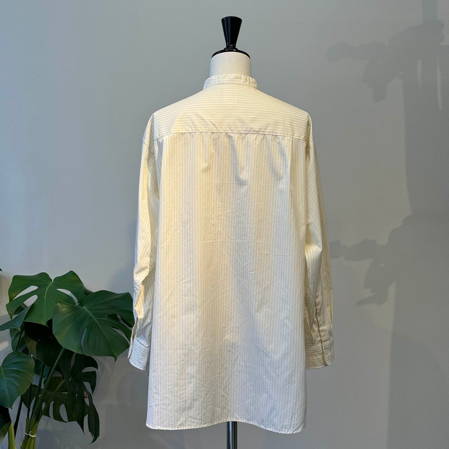 BAND COLLAR SHIRT by ALUMO