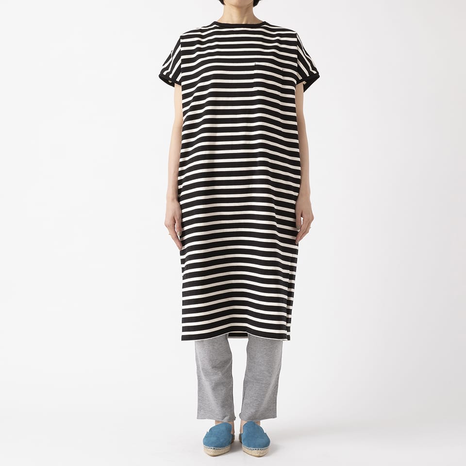 HALF SLEEVE CREW NECK BORDER ONE-PIECE